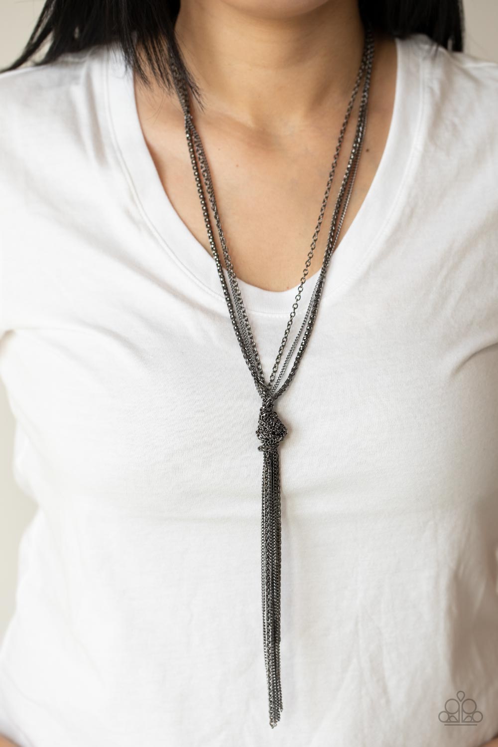 Paparazzi ♥ KNOT All There - Black ♥  Necklace