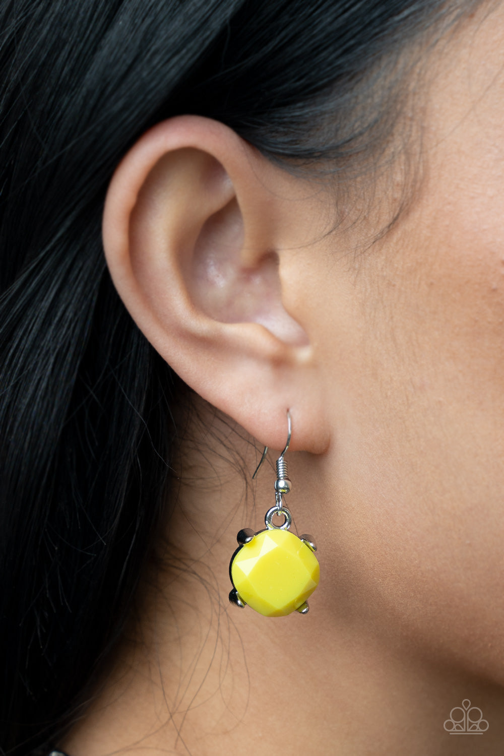 Paparazzi ♥ Prismatic Prima Donna - Yellow ♥  Necklace