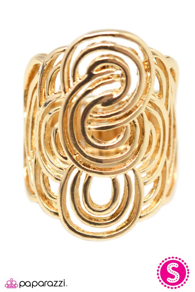 Paparazzi ♥ Head In The Clouds - Gold ♥ Ring