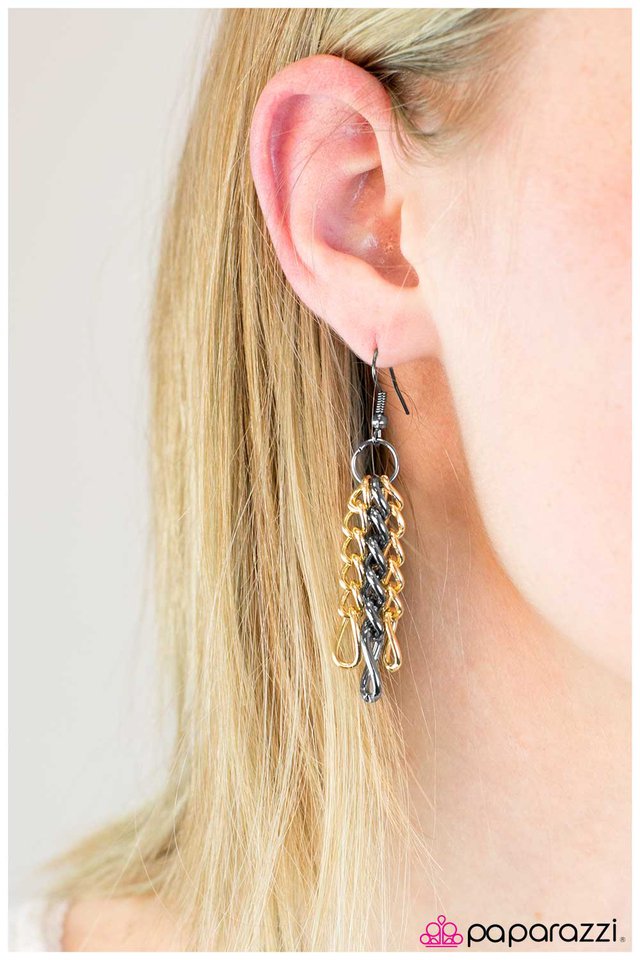 Paparazzi ♥ Wildcat - Black ♥ Necklace
