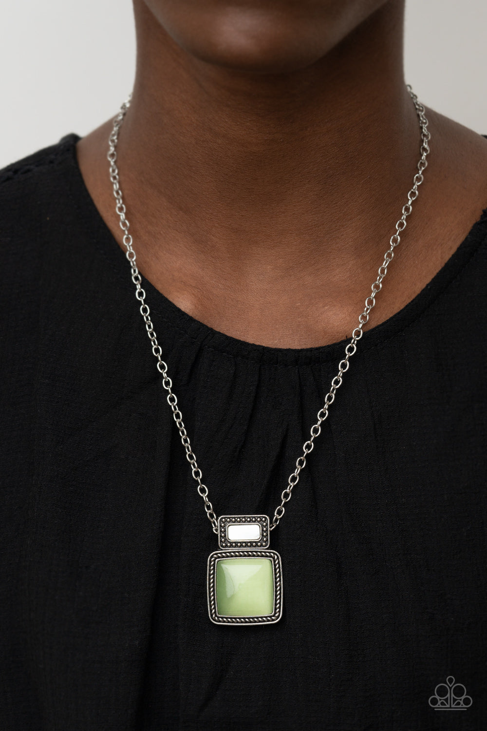 Paparazzi ♥ Ethereally Elemental - Green ♥  Necklace