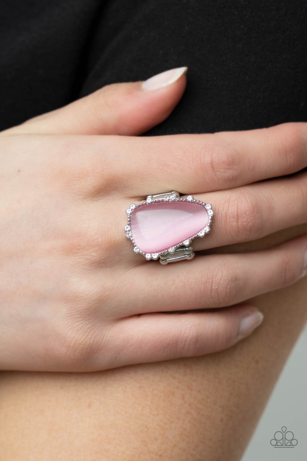 Paparazzi ♥ Newport Nouveau - Pink ♥  Ring