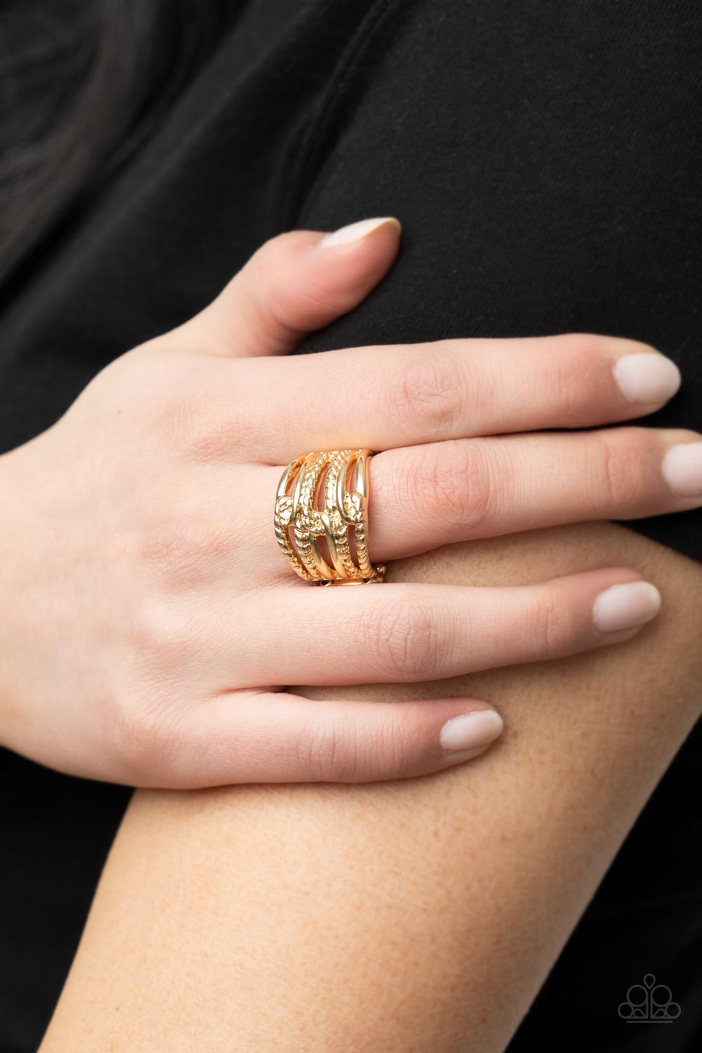 Paparazzi ♥ Crossing Signals - Gold ♥  Ring