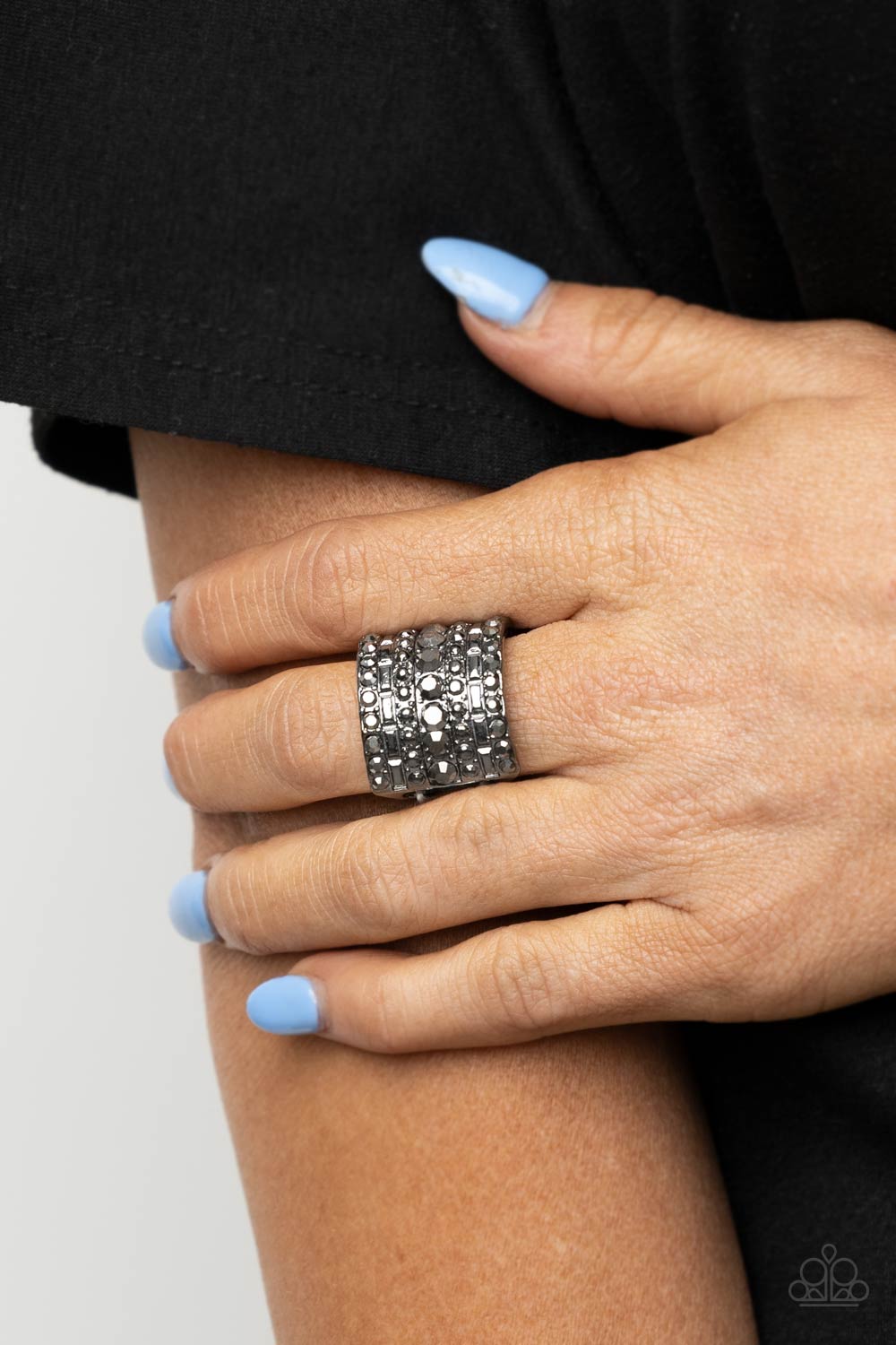 Paparazzi ♥ Target Locked - Black ♥  Ring