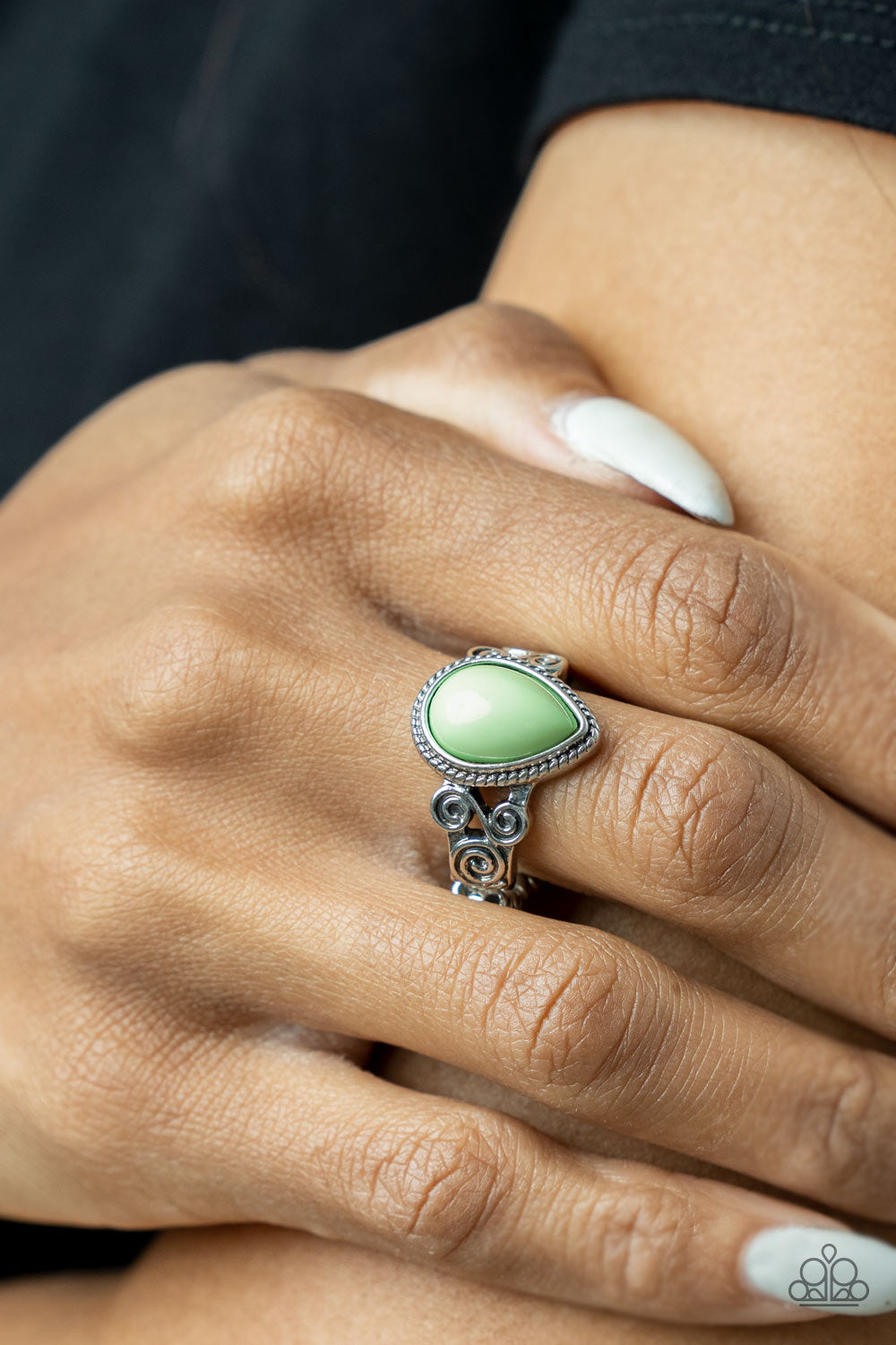 Paparazzi ♥ Dreamy Droplets - Green ♥  Ring