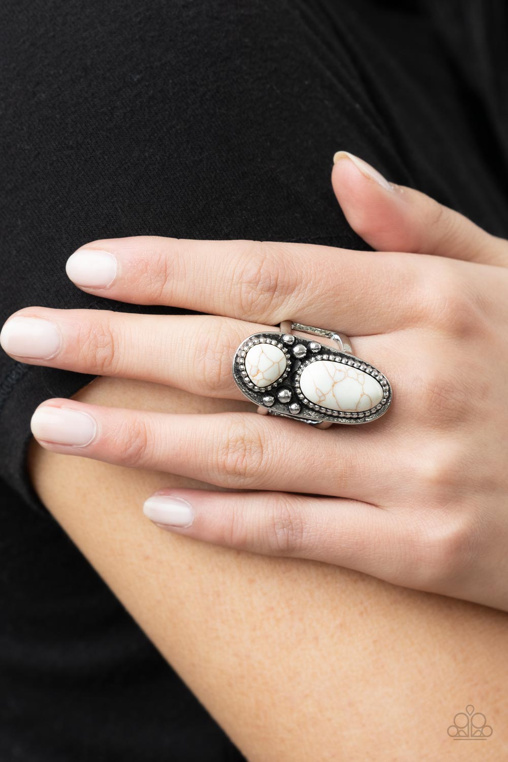 Paparazzi ♥ Magical Mesas - White ♥  Ring