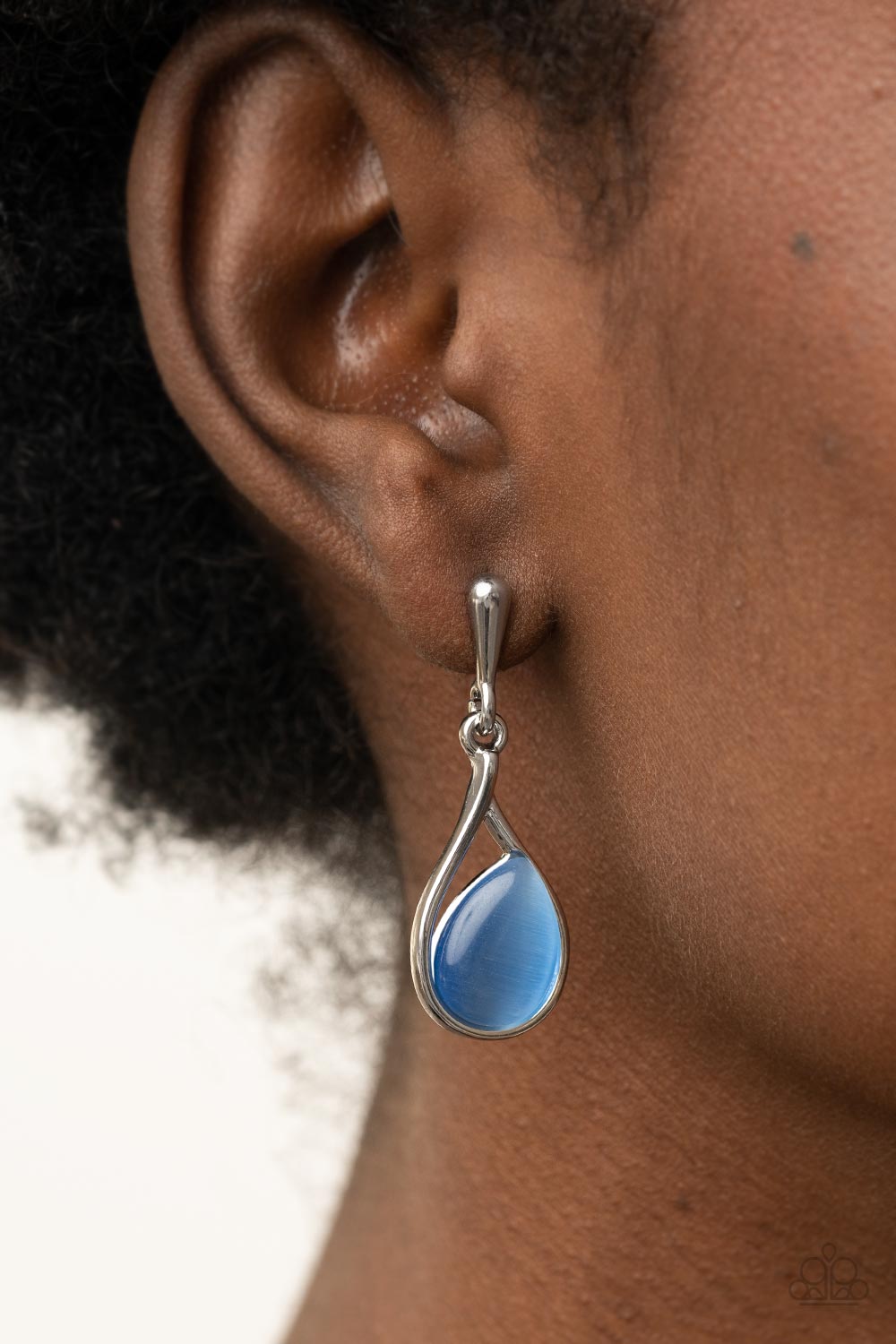 Paparazzi ♥ Pampered Glow Up - Blue ♥  Post Earrings