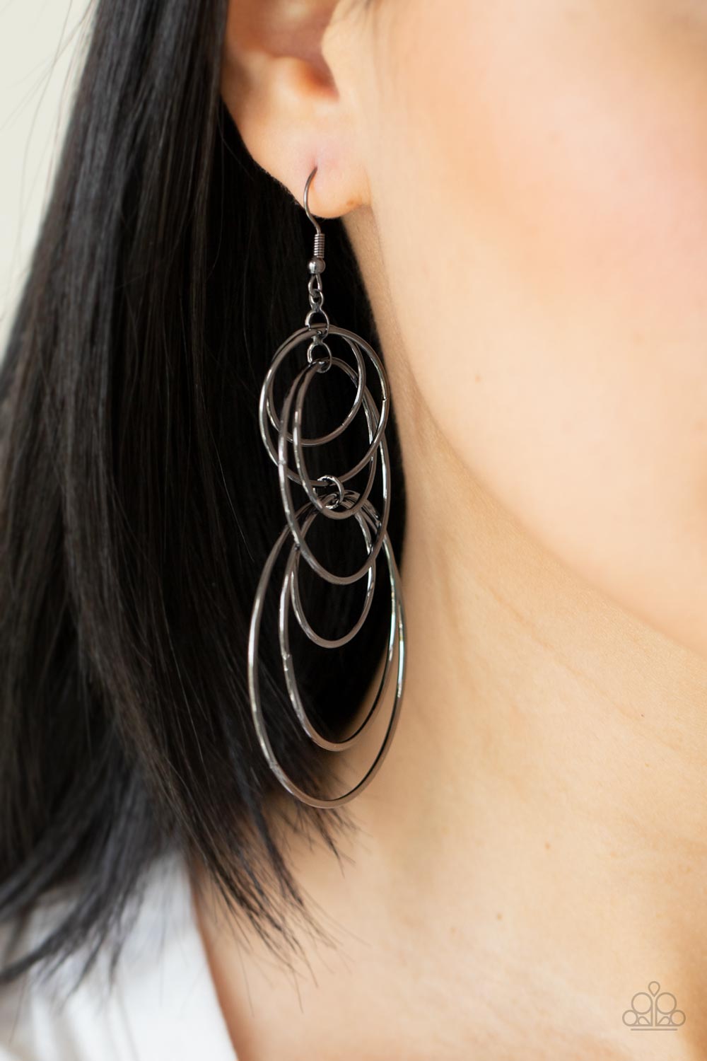 Paparazzi ♥ I Feel Dizzy - Black ♥  Earrings