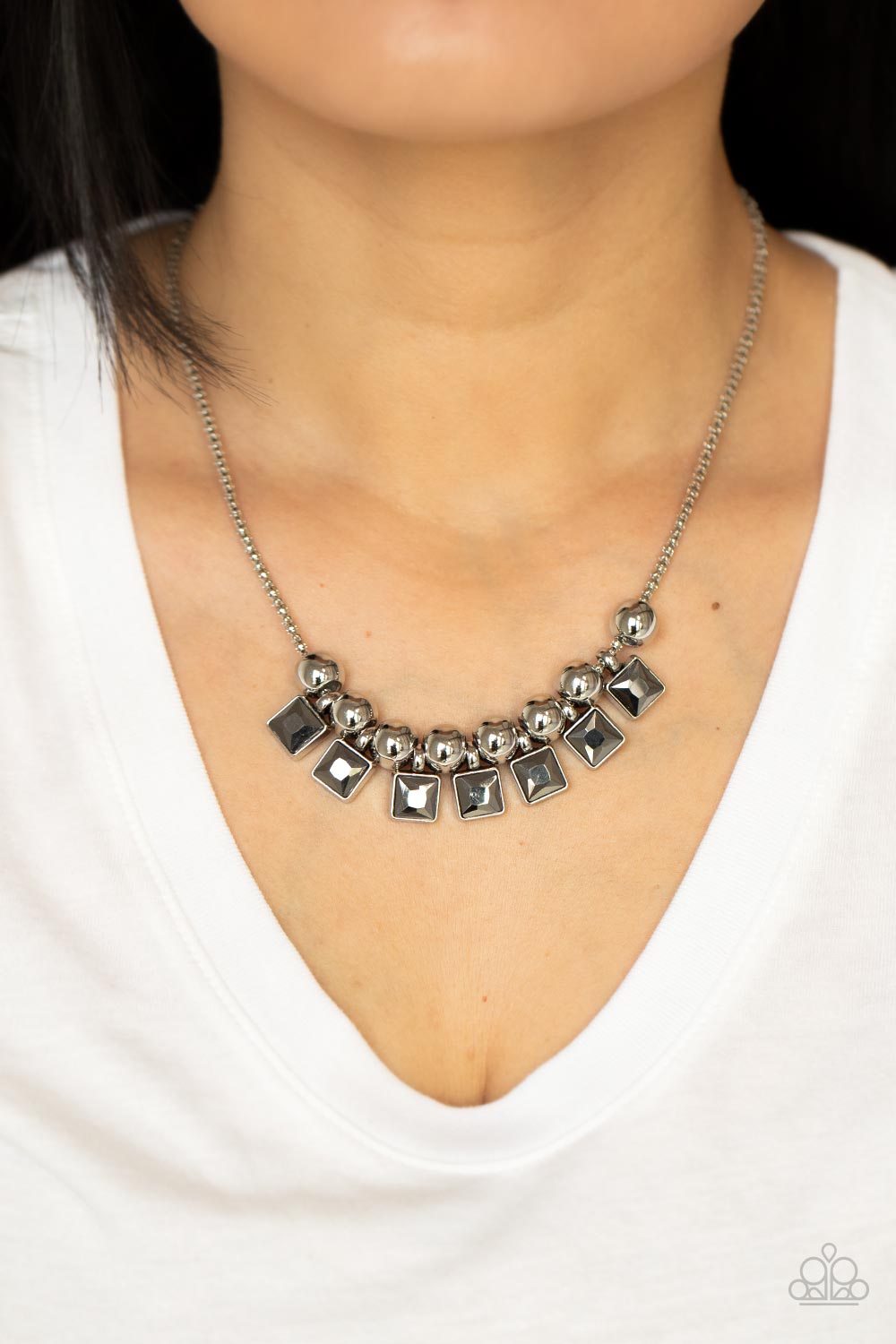 Paparazzi ♥ Graciously Audacious - Silver ♥  Necklace