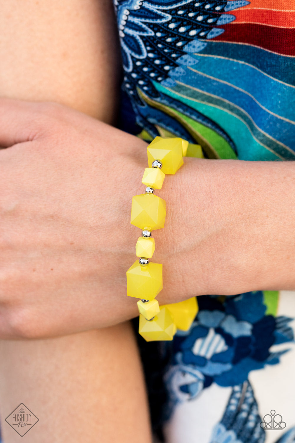 Paparazzi ♥ Trendsetting Tourist - Yellow ♥  Bracelet