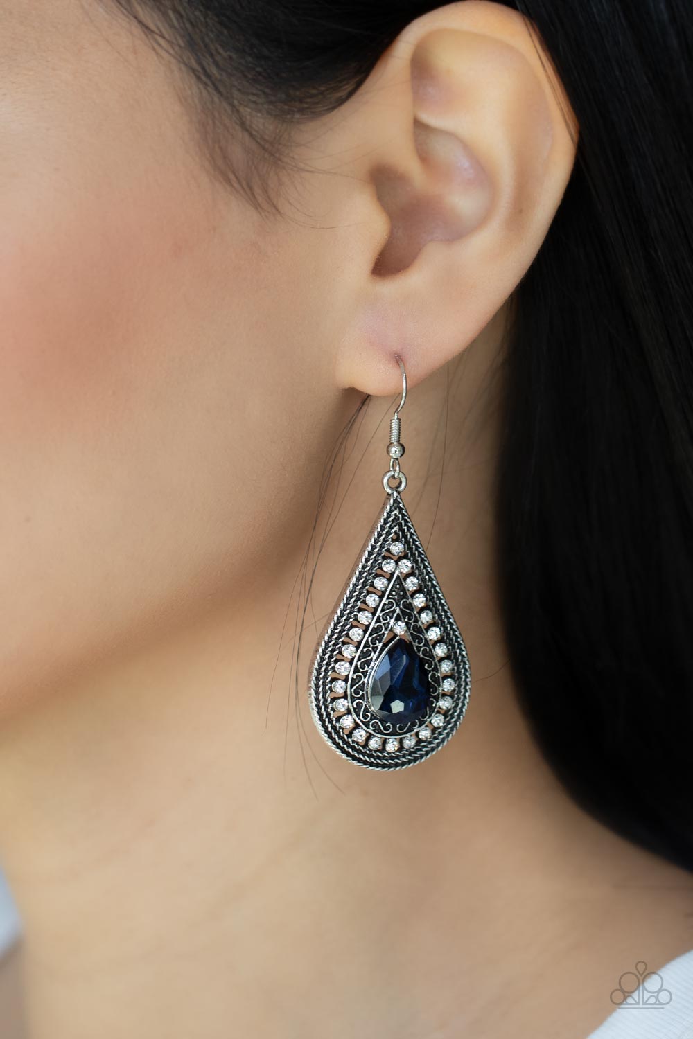 Paparazzi ♥ Metro Masquerade - Blue ♥  Earrings