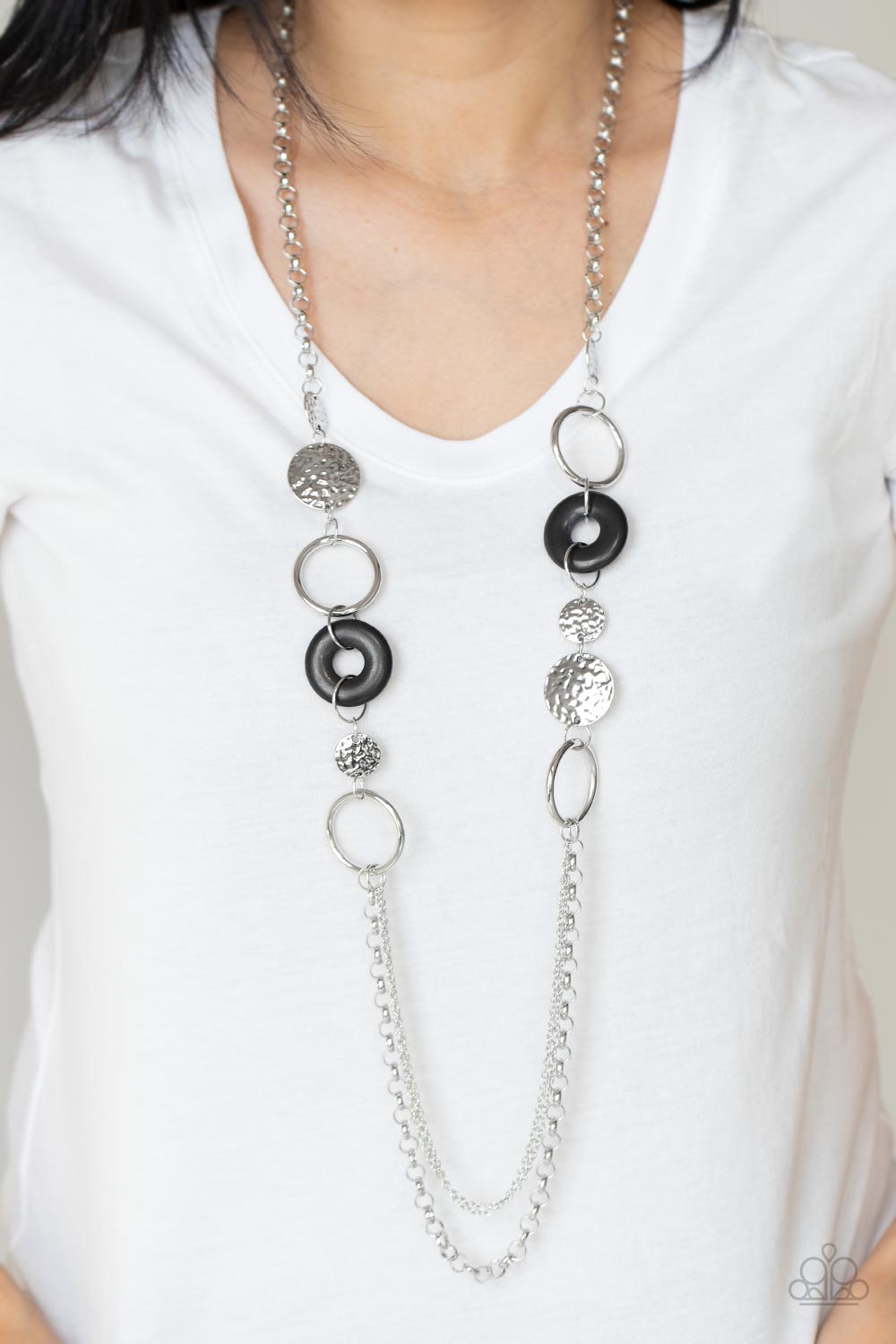 Paparazzi ♥ Grounded Glamour - Black ♥  Necklace