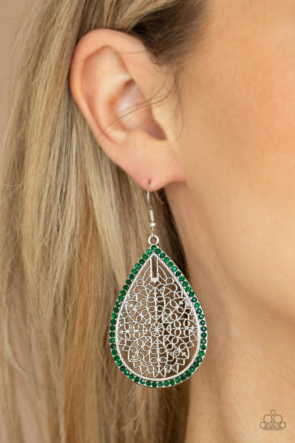 Paparazzi ♥ Fleur de Fantasy - Green ♥  Earrings