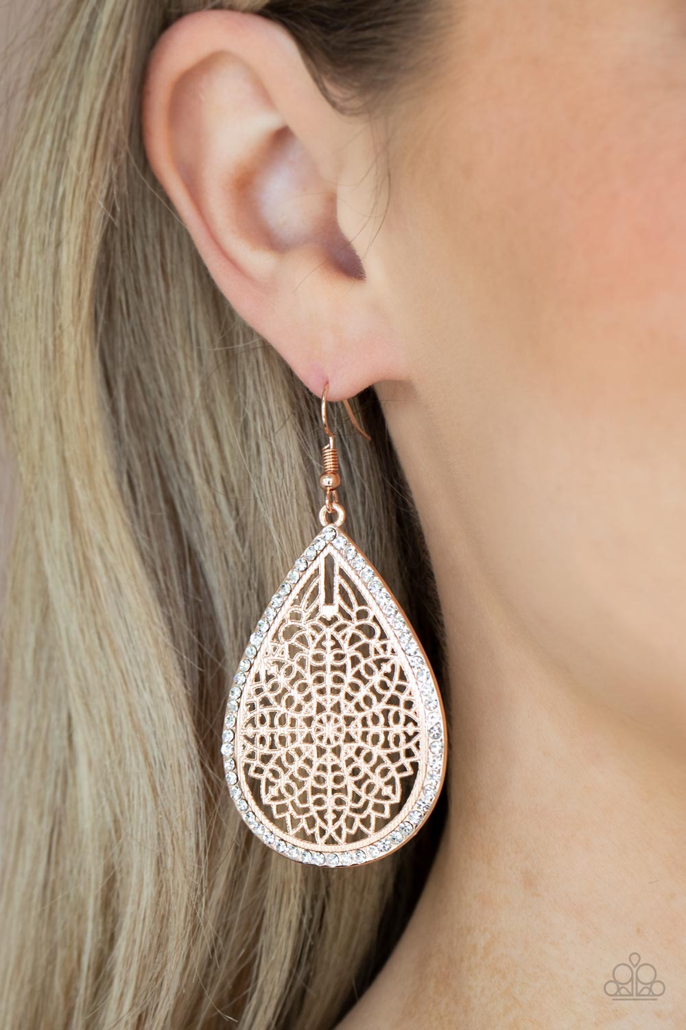 Paparazzi ♥ Fleur de Fantasy - Rose Gold ♥  Earrings