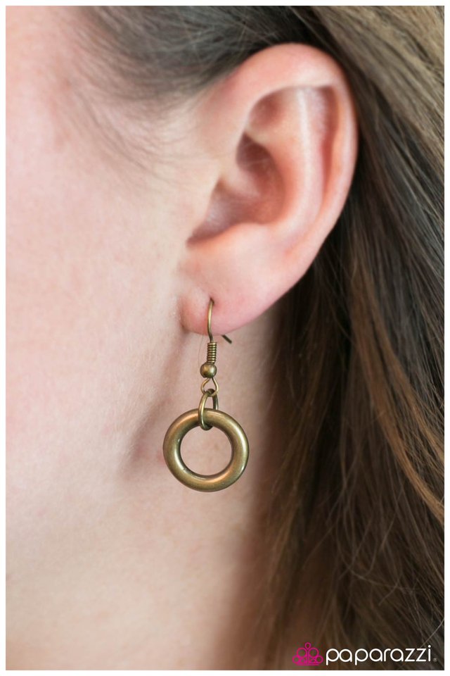 Paparazzi ♥ Going Solo - Brass ♥ Necklace