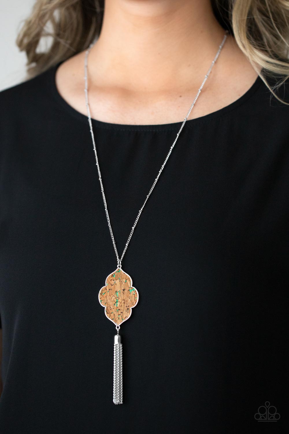 Paparazzi ♥ One Night In Casablanca - Green ♥  Necklace