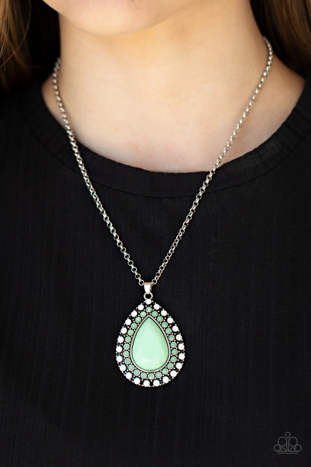 Paparazzi ♥ DROPLET Like Its Hot - Green ♥  Necklace