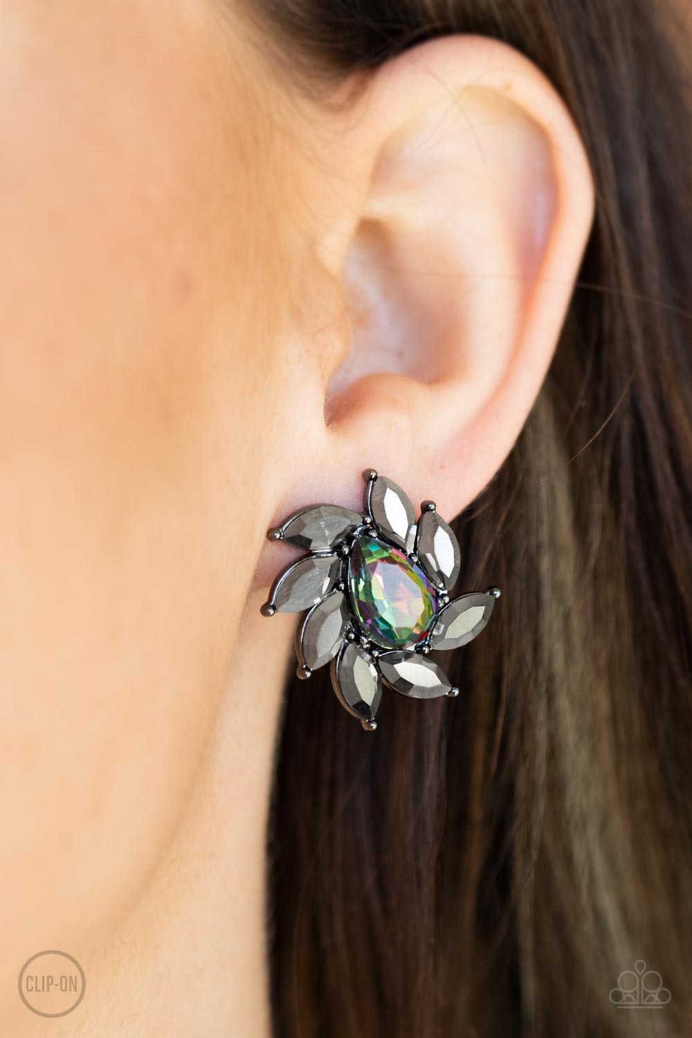 Paparazzi ♥ Sophisticated Swirl - Multi ♥  Clip-On