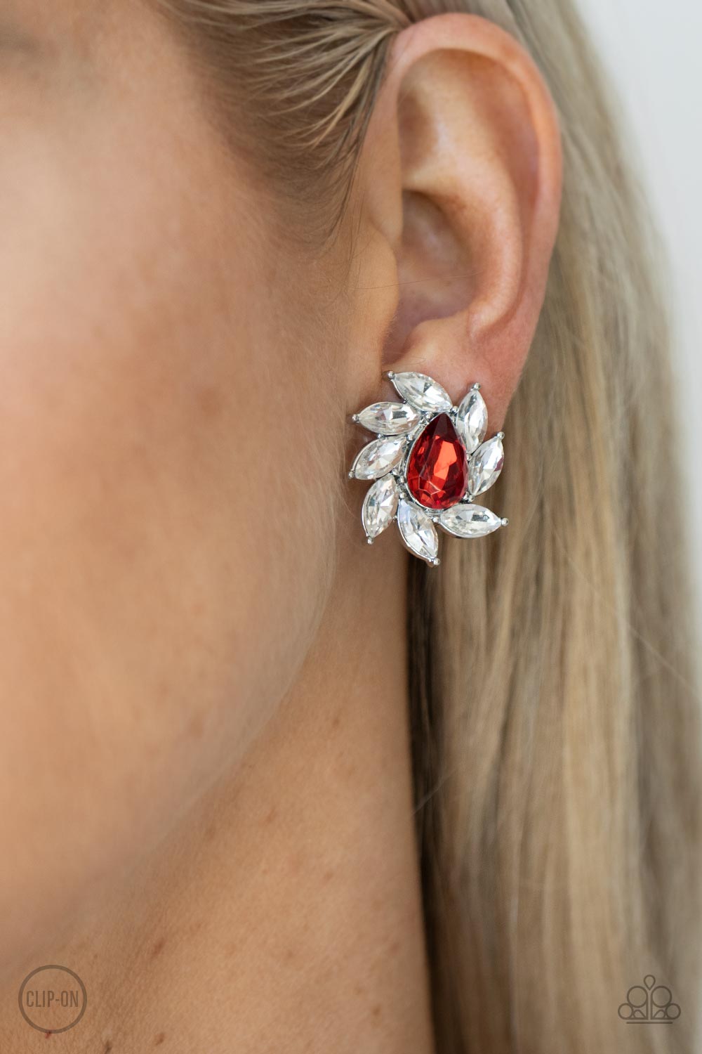 Paparazzi ♥ Sophisticated Swirl - Red ♥  Clip-On