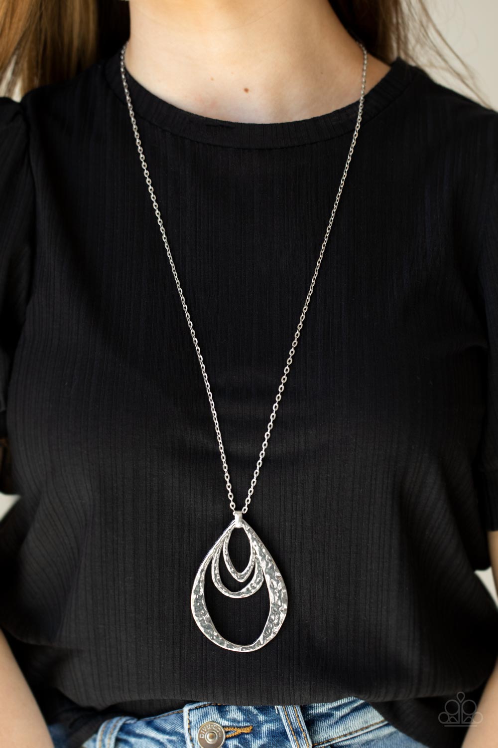 Paparazzi ♥ Relic Renaissance - Silver ♥  Necklace
