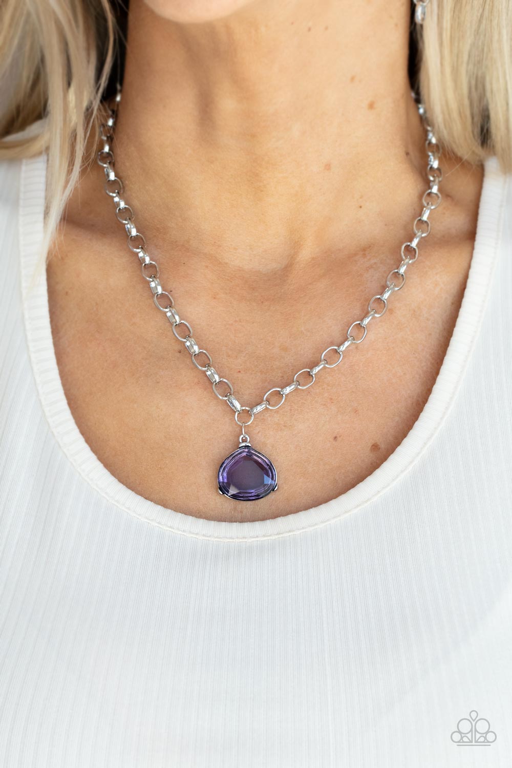 Paparazzi ♥ Gallery Gem - Purple ♥  Necklace