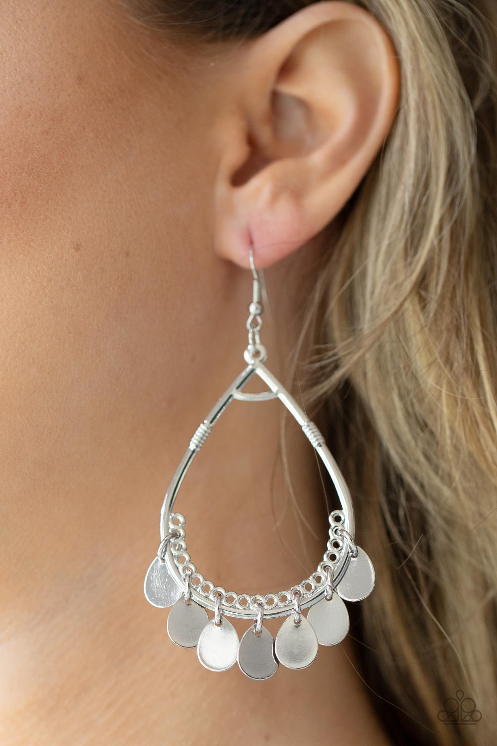 Paparazzi ♥ Meet Your Music Maker - Silver ♥  Earrings