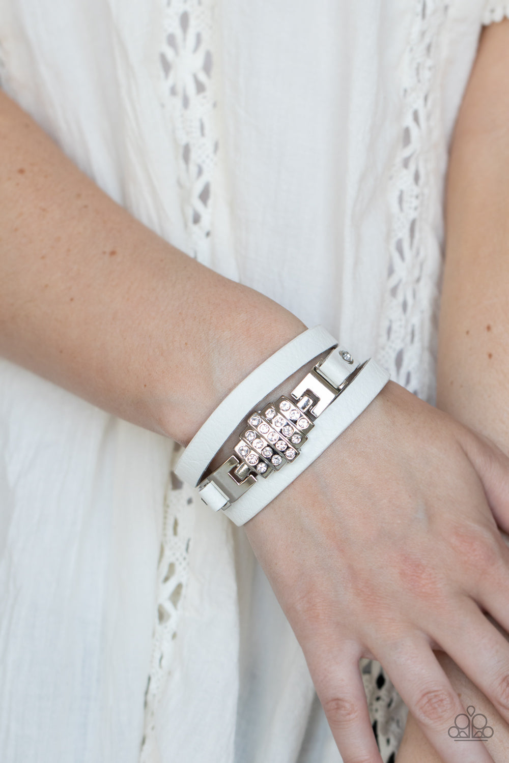Paparazzi ♥ Ultra Urban - White ♥  Bracelet