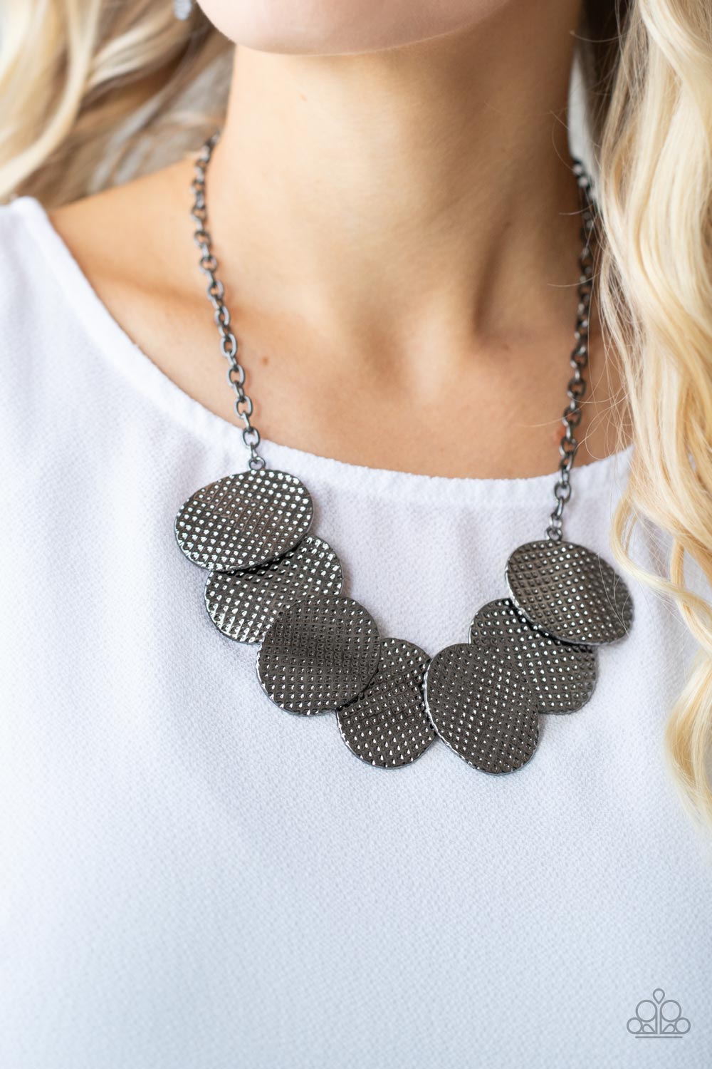 Paparazzi ♥ Industrial Wave - Black ♥  Necklace