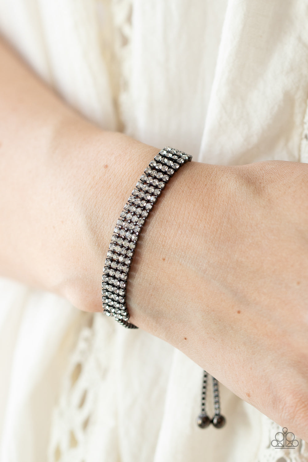 Paparazzi ♥ A DIAMOND a Dozen - Black ♥  Bracelet