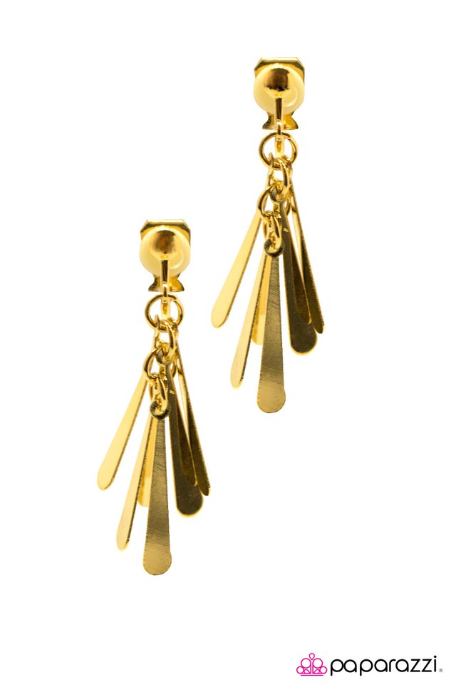Paparazzi ♥ Rising Star - Gold ♥ Clip-On