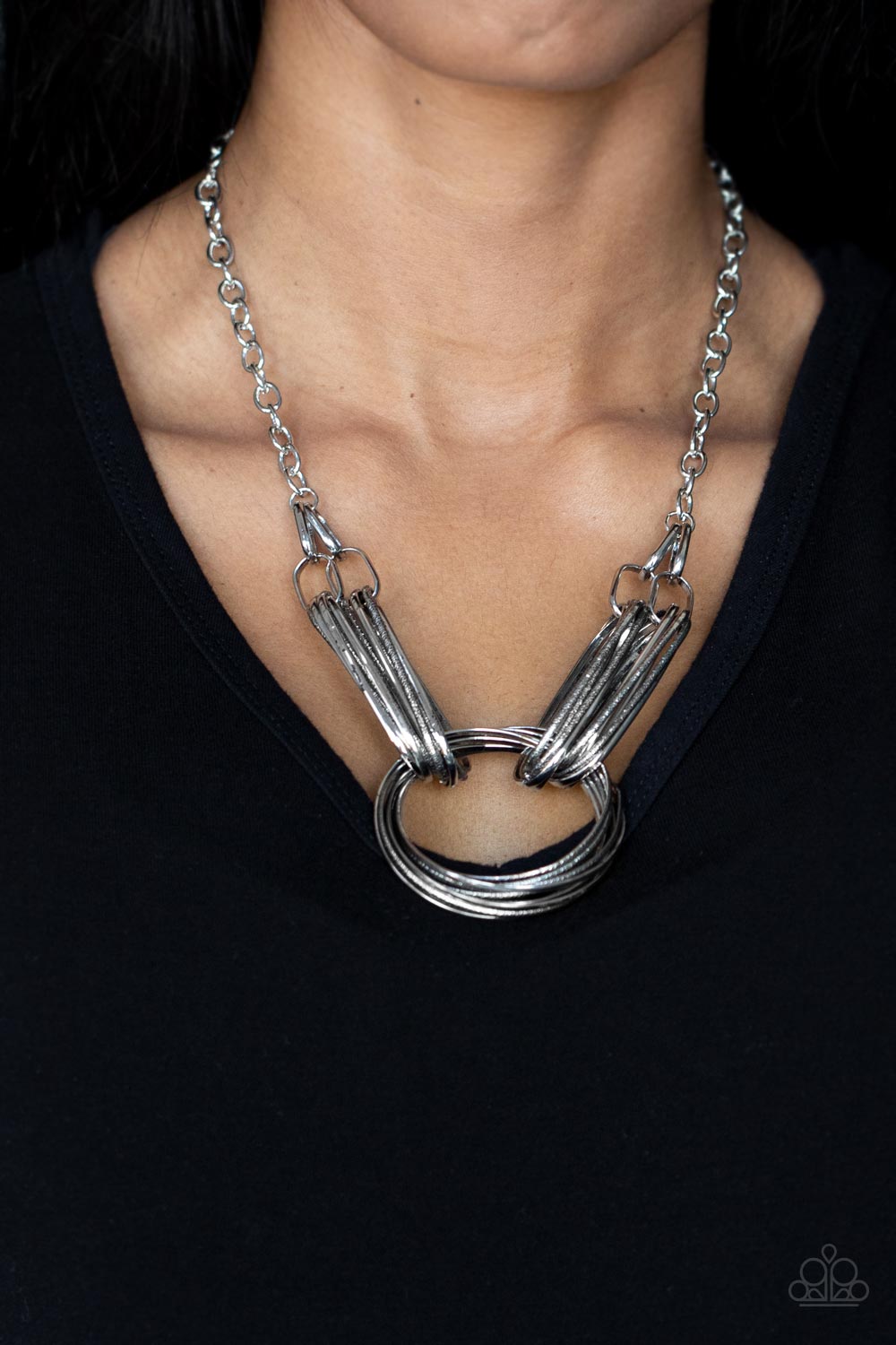 Paparazzi ♥ Lip Sync Links - Silver ♥  Necklace