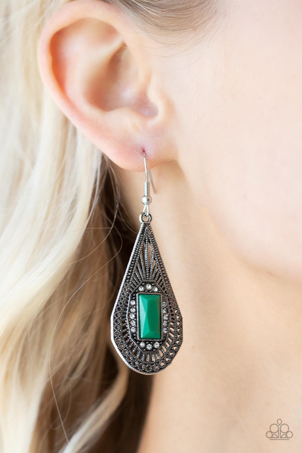 Paparazzi ♥ Deco Dreaming - Green ♥  Earrings