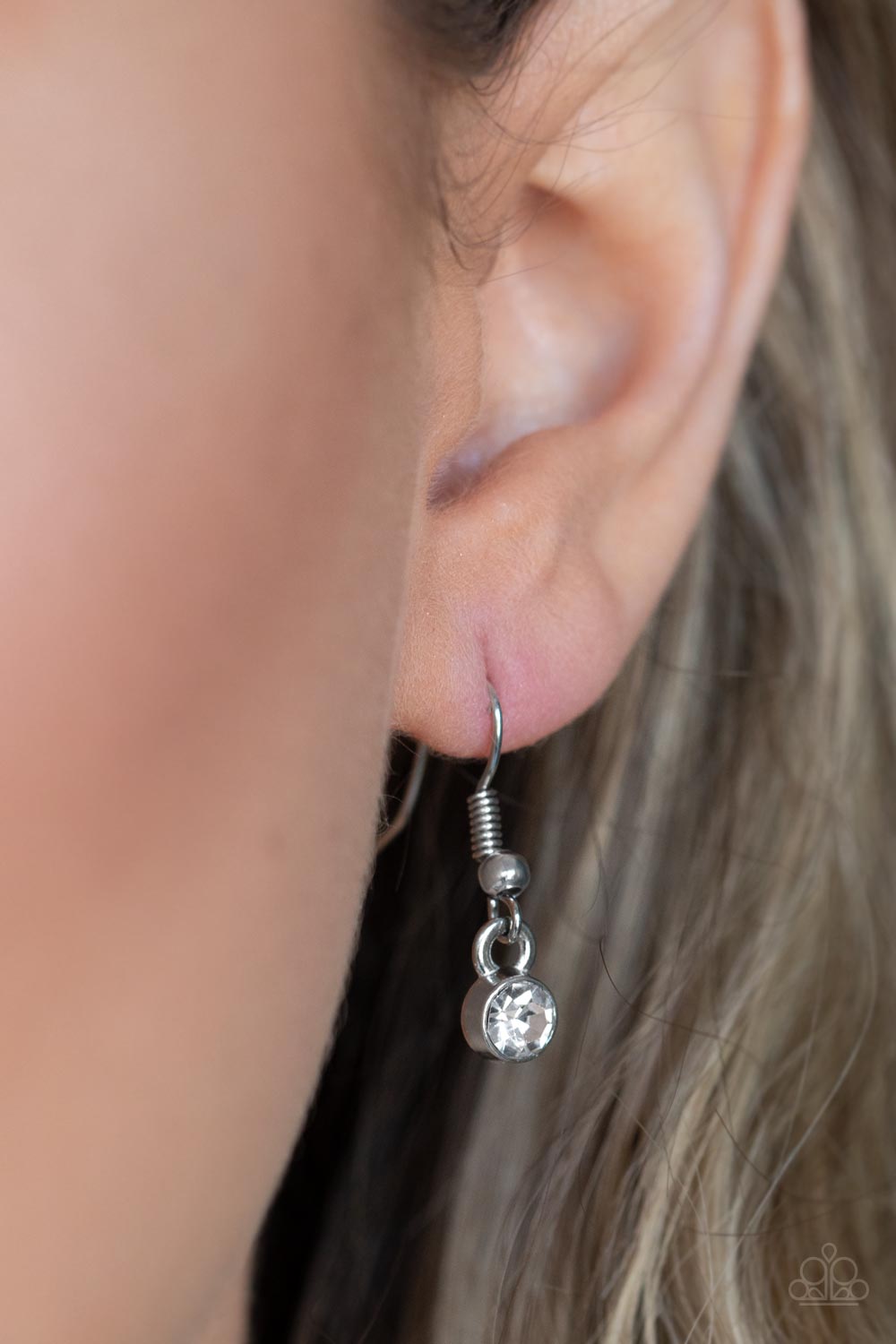 Paparazzi ♥ Demandingly Diva - White ♥  Necklace