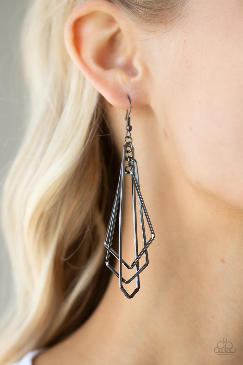 Paparazzi ♥ Shape Shifting Shimmer - Black ♥  Earrings
