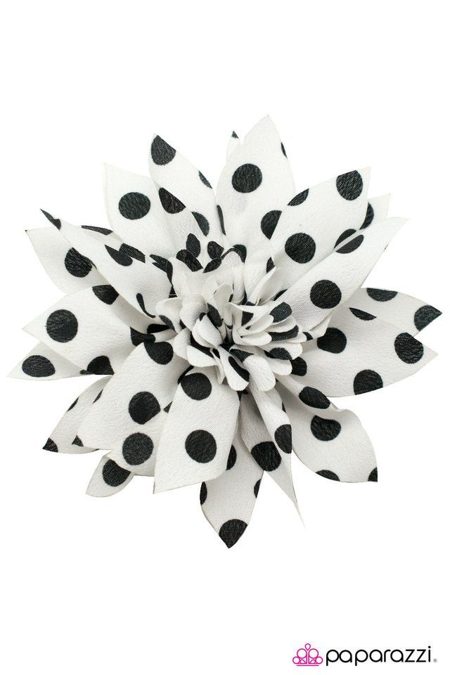 Paparazzi ♥ Put Me On the Spot - White ♥ Hair Clip