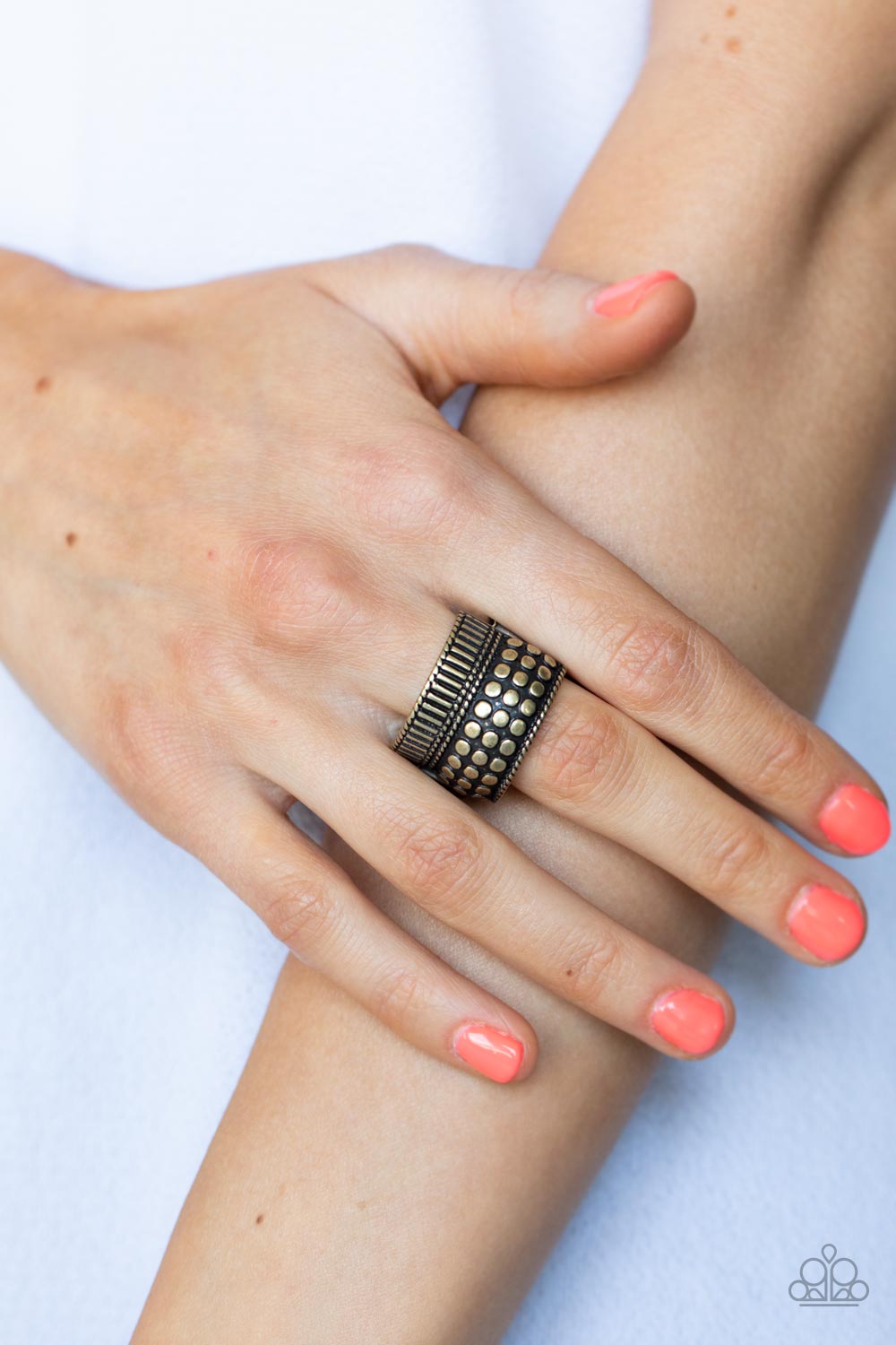 tenacious-texture-brass-p4ba-brxx-039xx