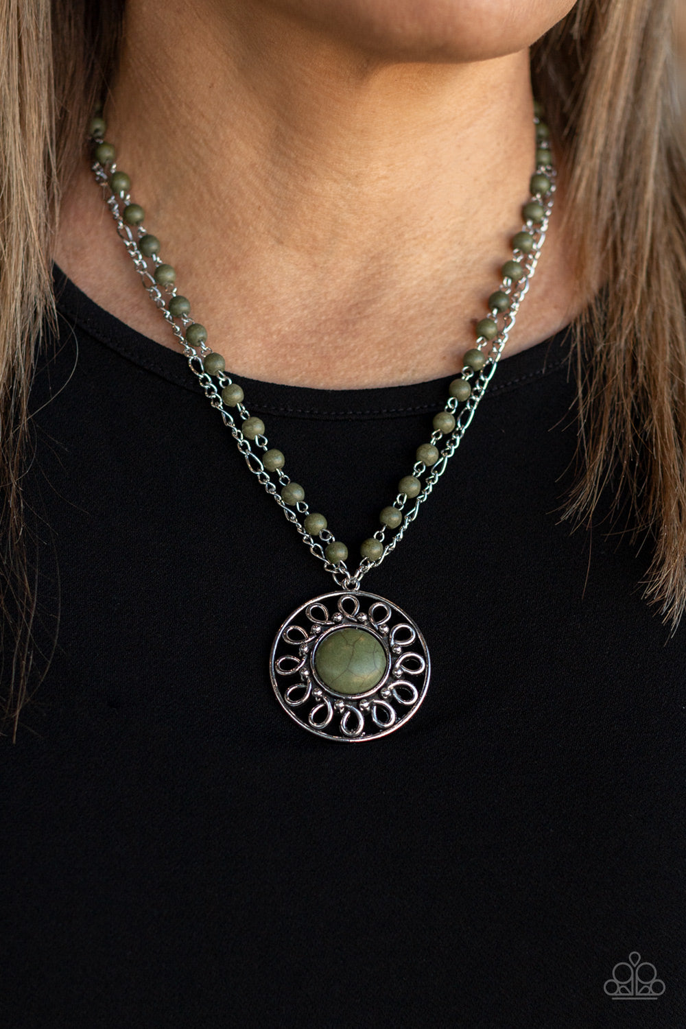 Paparazzi ♥ Sahara Suburb - Green ♥  Necklace