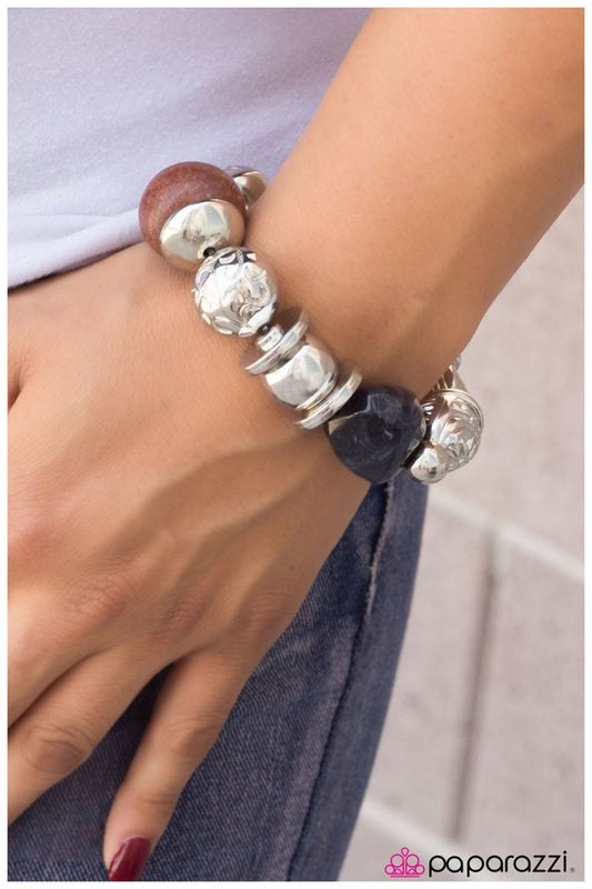 glass-half-full-black-p9se-bkxx-022xx