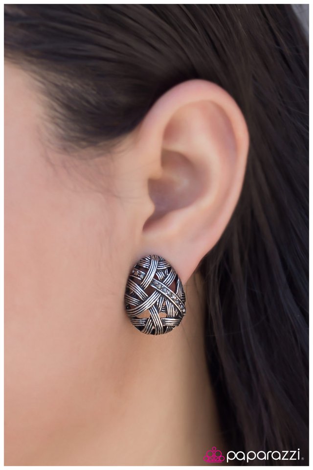 stole-the-show-p5co-svxx-007xx