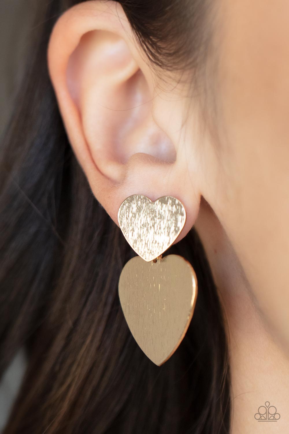 Paparazzi ♥ Heart-Racing Refinement - Gold ♥  Post Earrings