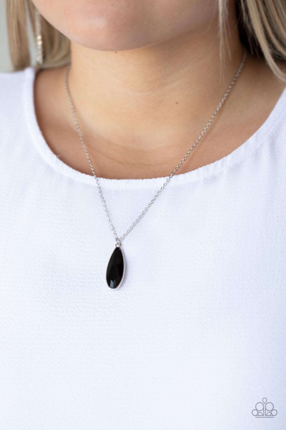 Paparazzi ♥ Prismatically Polished - Black ♥  Necklace