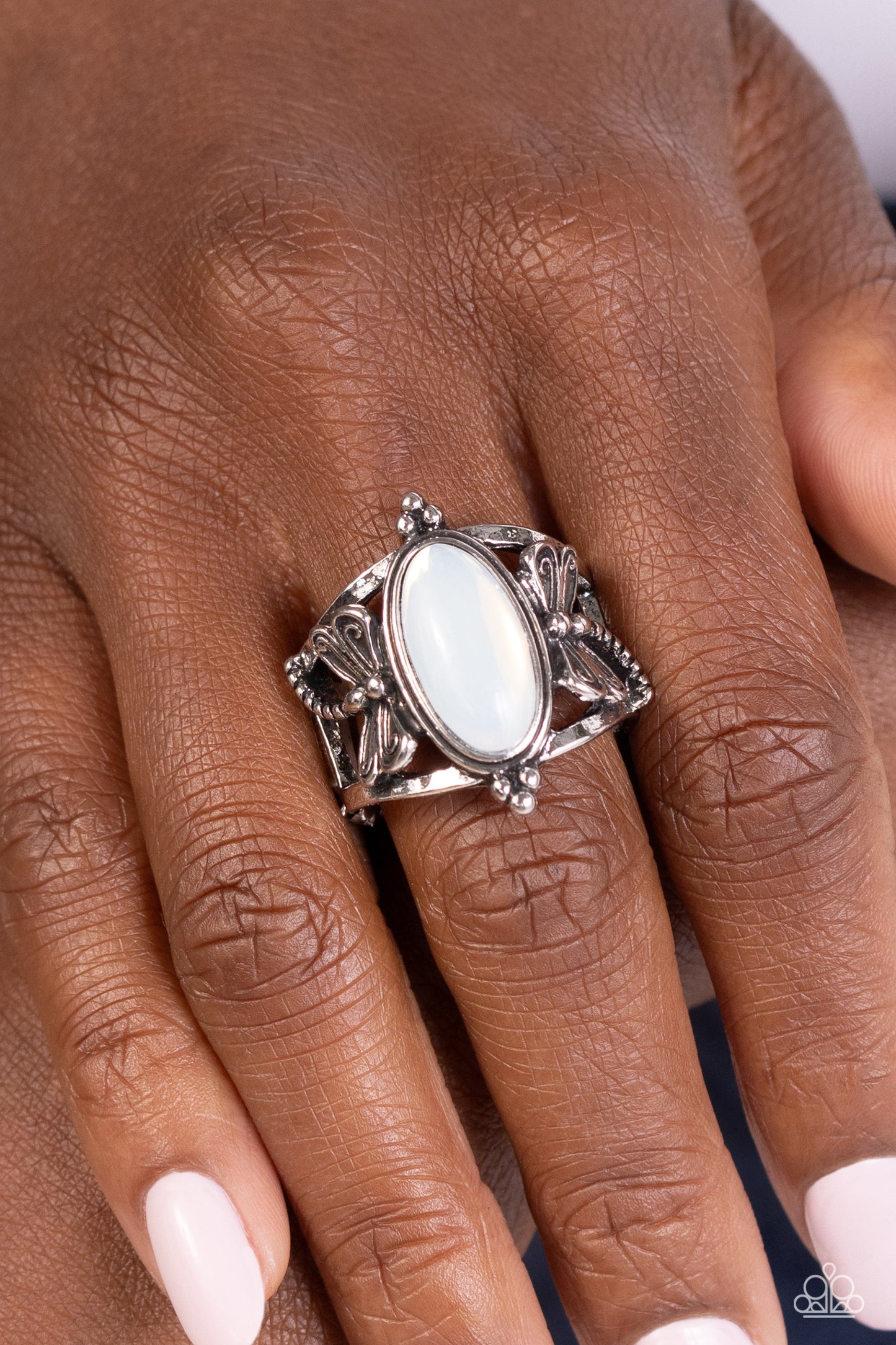 dance-of-the-dragonflies-white-p4wh-wtxx-147xx