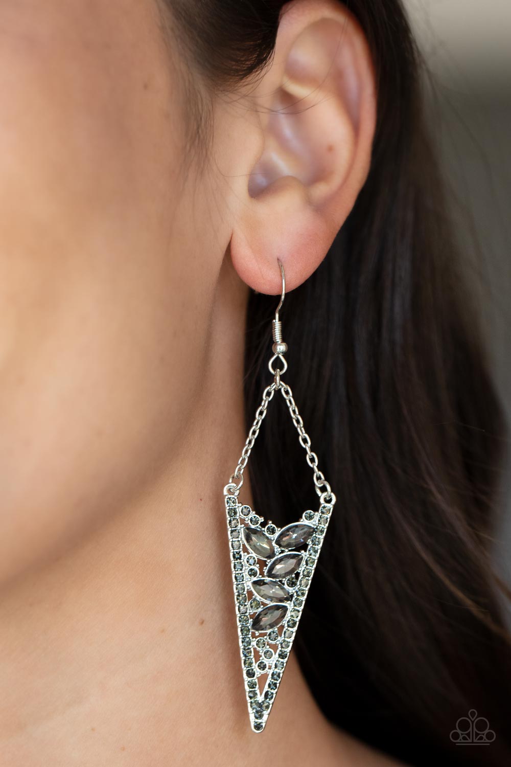Paparazzi ♥ Sharp-Dressed Drama - Silver ♥  Earrings