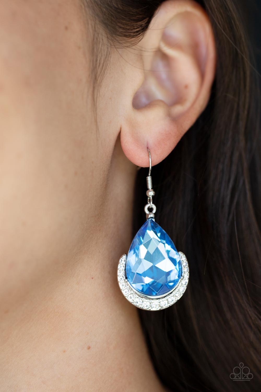 Paparazzi ♥ Mega Marvelous - Blue ♥  Earrings