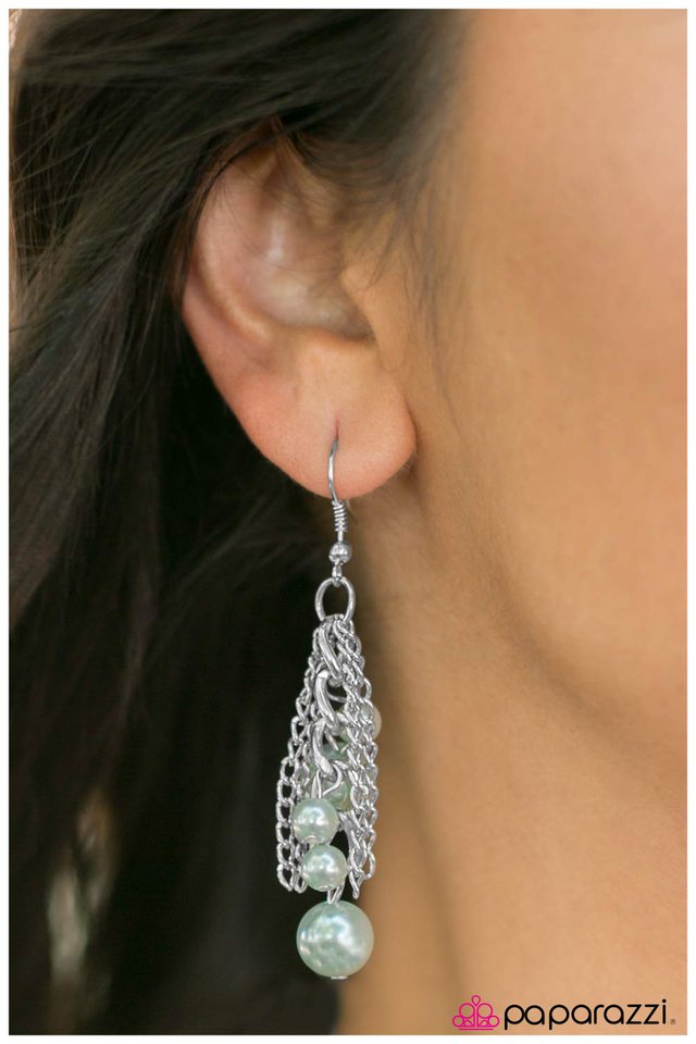 Paparazzi ♥ Soulmates - Green ♥ Earrings