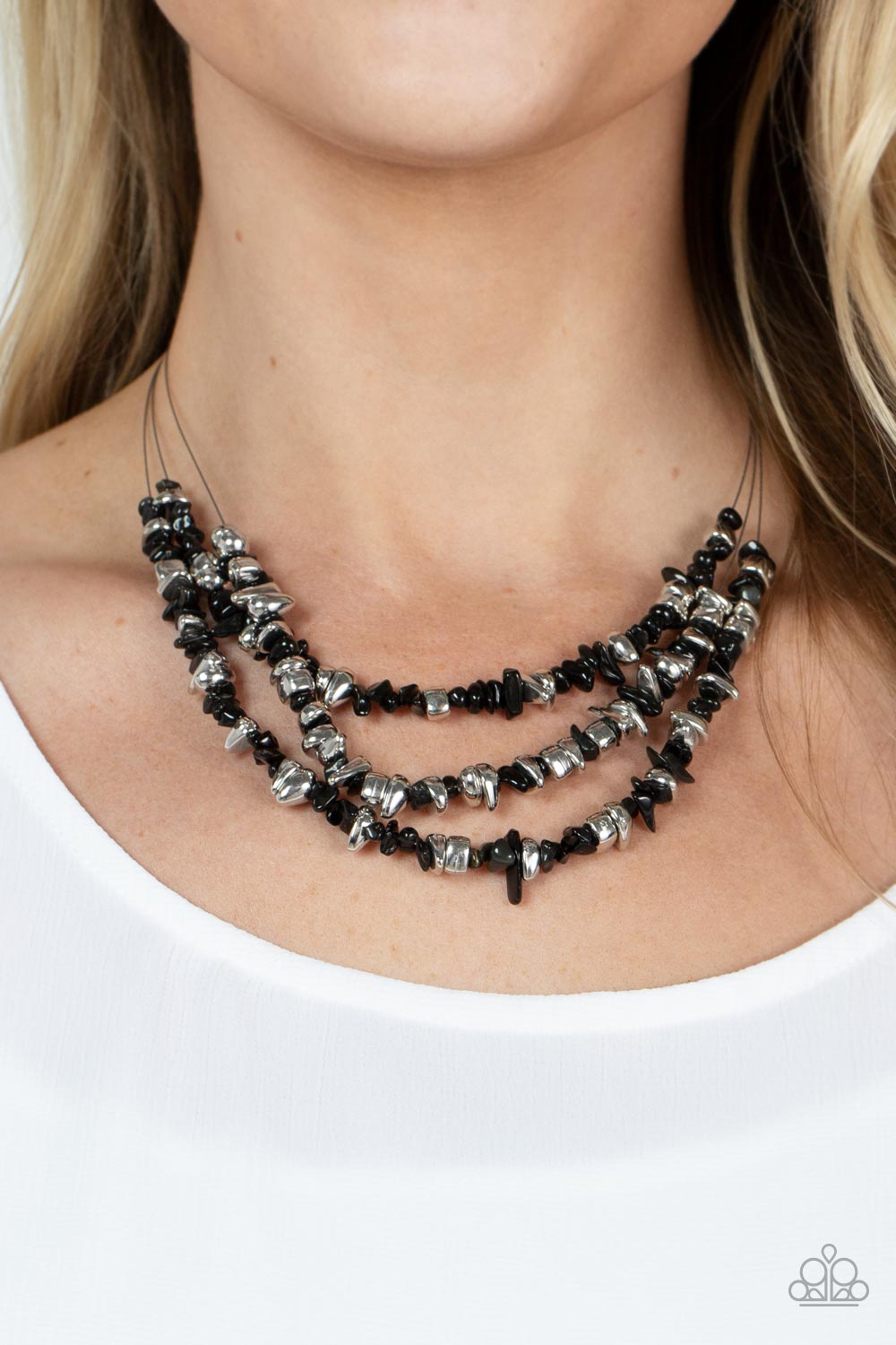 Paparazzi ♥ Placid Pebbles - Black ♥  Necklace