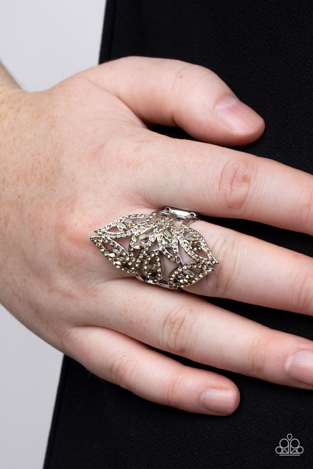 fiery-foliage-brown-p4re-bnxx-184xx