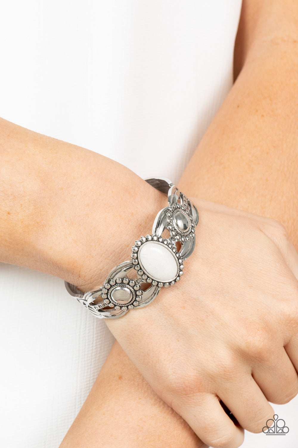 Paparazzi ♥ Solar Solstice - White ♥  Bracelet
