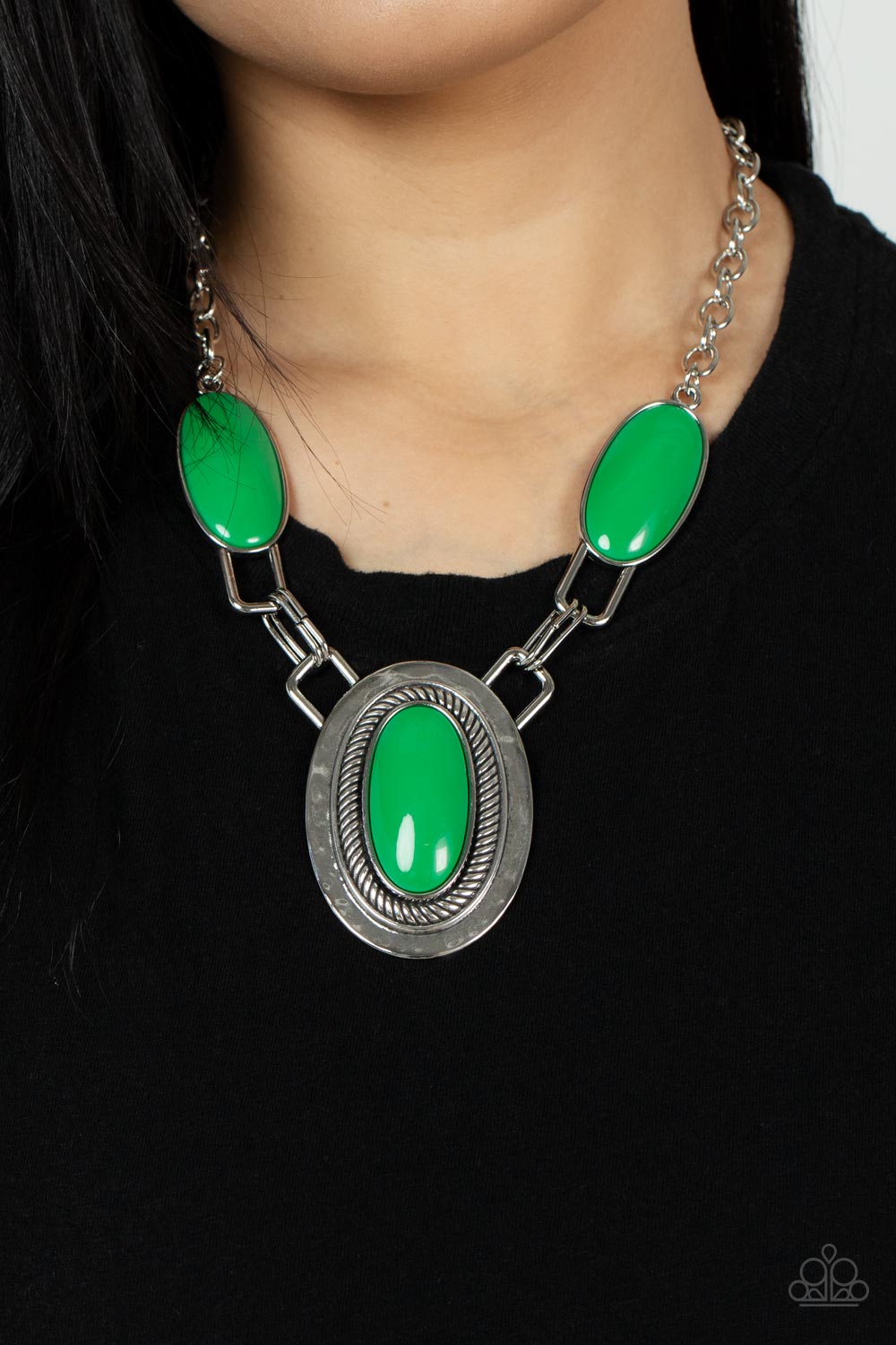 Paparazzi ♥ Count to TENACIOUS - Green ♥  Necklace