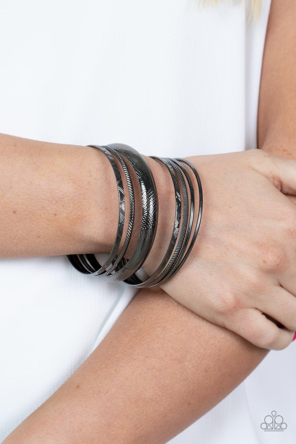 Paparazzi ♥ Stackable Stunner - Black ♥  Bracelet